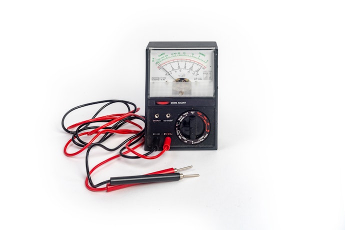 Analog Multimeters Are Still Used by Experts
