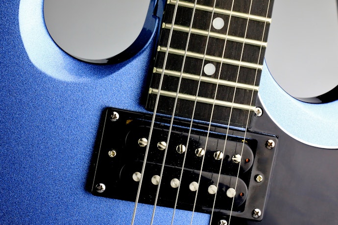 P90 Pickups for a Reduced Humming Output