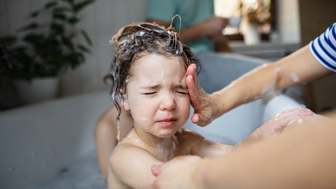 Choose Tear-Free Shampoos to Prevent Stinging Toddlers’ Eyes