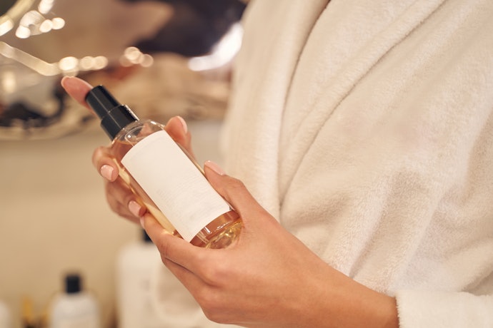 Pick a Linen Spray With Safe Ingredients to Avoid Skin Irritation and Fabric Discoloration
