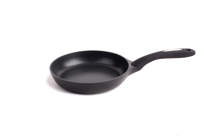 Choose a Pan With a Handle Made of Heat-Resistant Material
