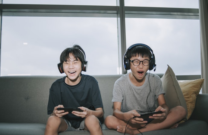 Multi-Player Games Promote Socialization and Teamwork
