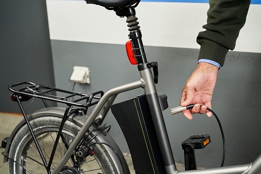 Utilize an E-bike With a High Battery Range for Longer Travels