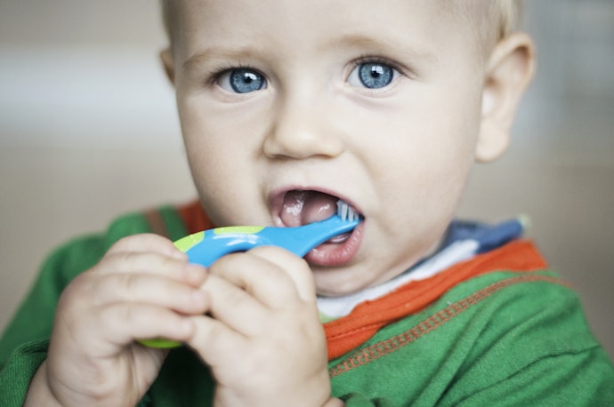 If the Teeth Are Mostly Visible, It's Best to Switch to Toothbrushes