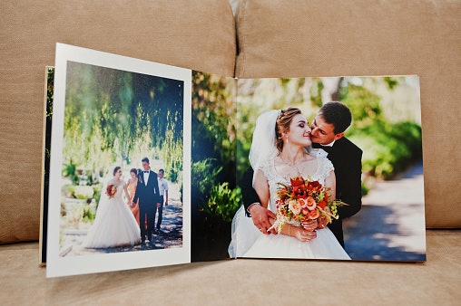 How to Create a Personalized Wedding Album