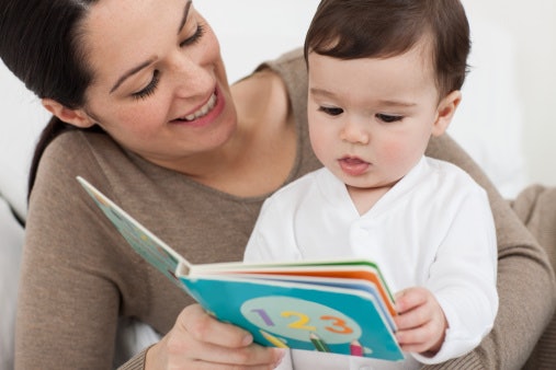 Interactive Books With Large Images Are Best for Babies