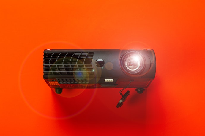 DLP Projectors Produce Smooth Output With Less Visible Pixels