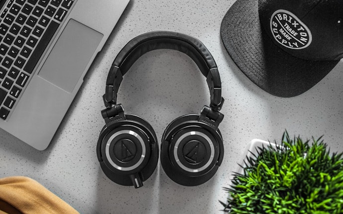 Over-Ear Headphones Are Great for People Who Are Sensitive to Noises