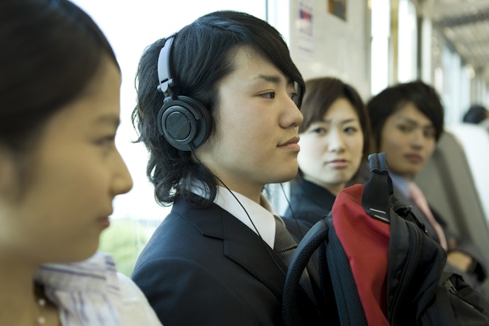 Open-Back Headphones: Spacious Sound for Indoor Use