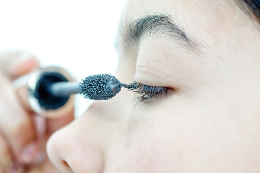 Thicken and Volumize Lashes With a Fluffy or Fiber-Laden and Hourglass Brush