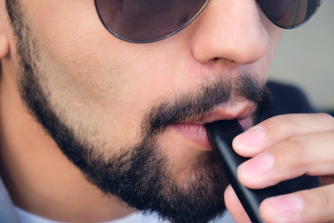 Switching From Cigar Smoking to Vaping? Choose Pod Mods