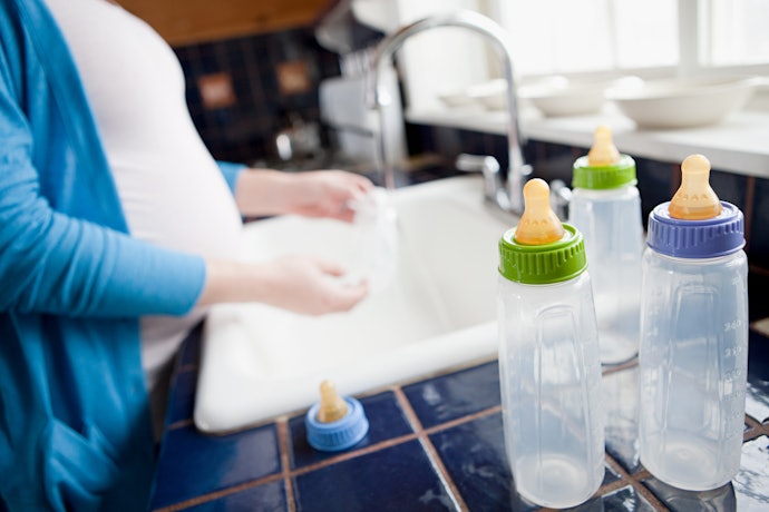 Select Baby-Friendly Formula for Your Little Ones’ Utensils and Bottles