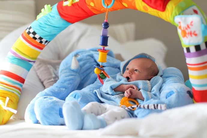 Newborn to 6 Months: Toys With High Contrasting Colors and Soft Sounds