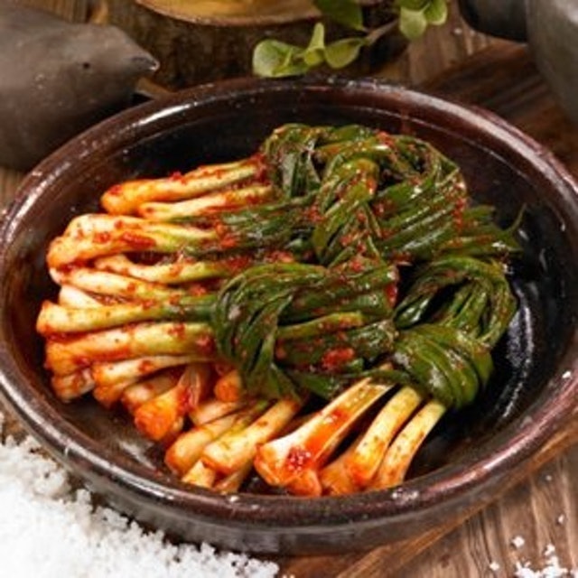 Ceci Korean Grocery Premium Spring Onion Kimchi 1